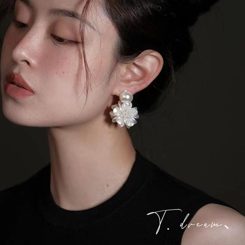 Chinese style luxury style, acrylic, pearl, white flower earrings, for everyone