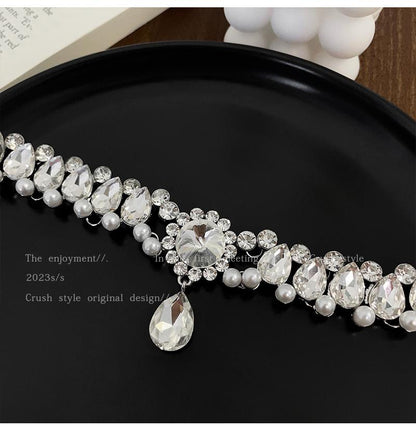 Luxury jewelry, alloy zircon, crystal necklace, silver, suitable for everyone