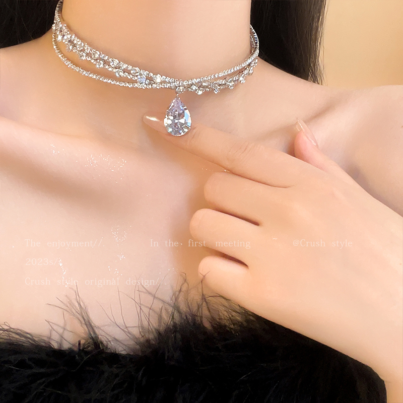 Luxury jewelry, zircon alloy, water drop shaped necklace, silver, suitable for everyone